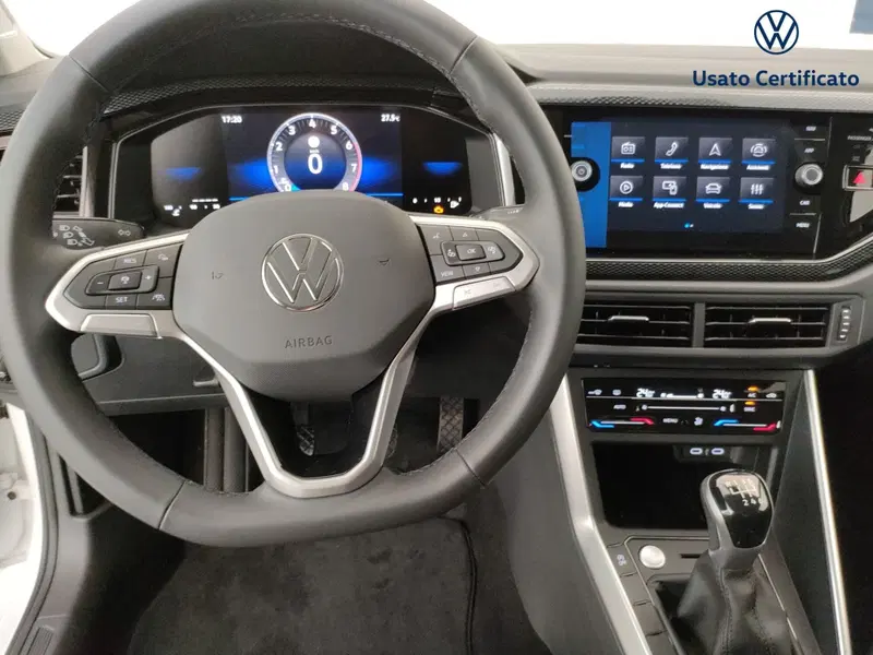 Volkswagen Taigo nuova a Varese (15)
