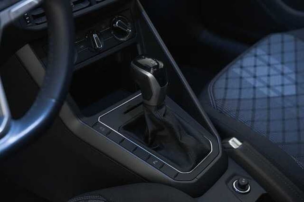 Volkswagen Taigo usata a Como (13)