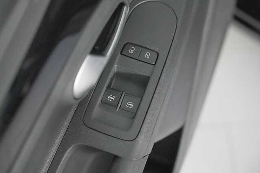 Volkswagen up! usata a Como (11)