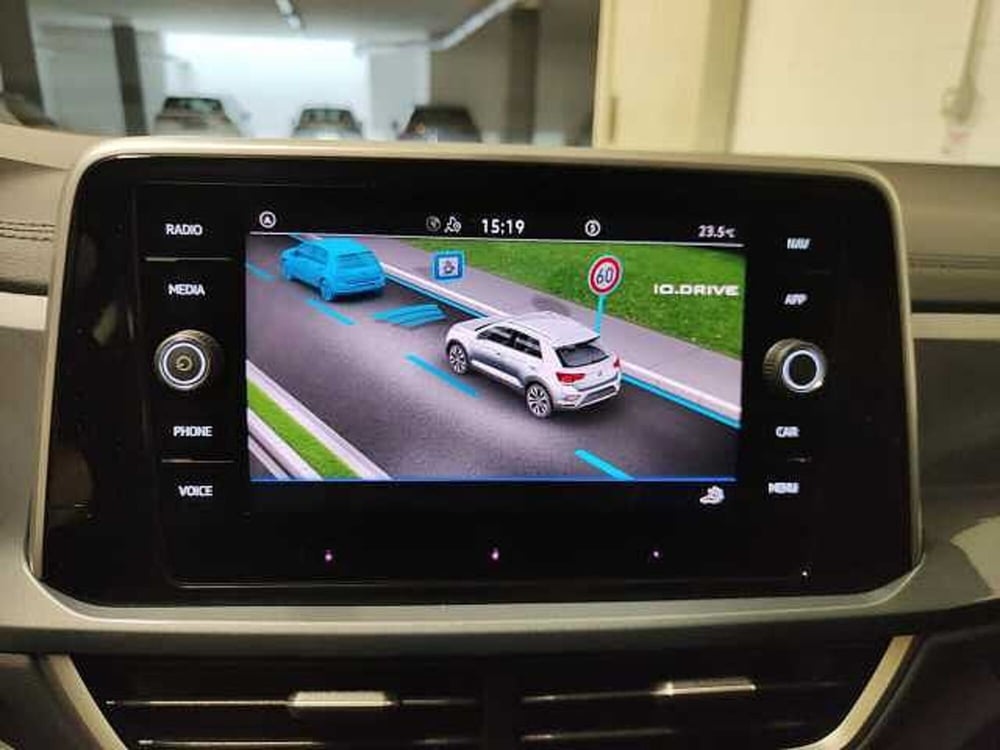 Volkswagen T-Roc nuova a Como (18)