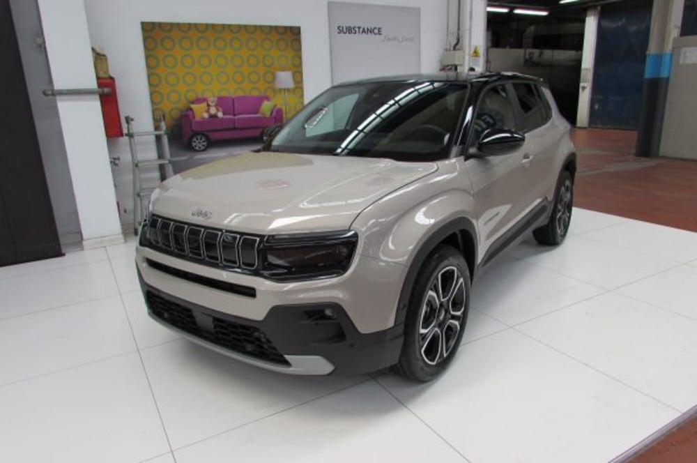 Jeep Avenger nuova a Milano