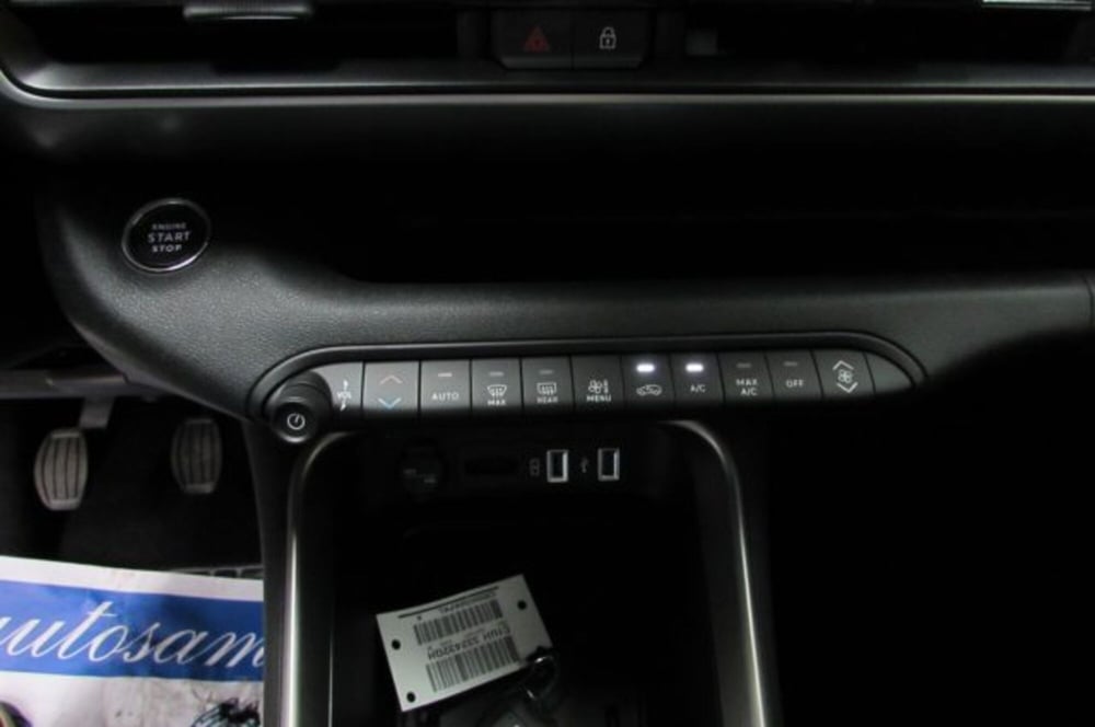 Jeep Avenger nuova a Milano (10)
