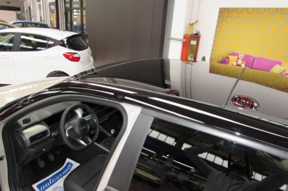 Jeep Avenger nuova a Milano (13)