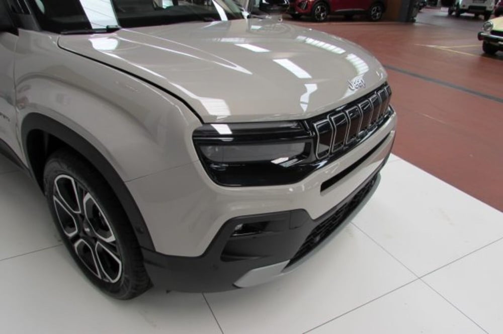 Jeep Avenger nuova a Milano (18)