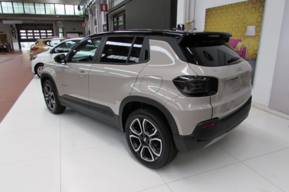 Jeep Avenger nuova a Milano (3)