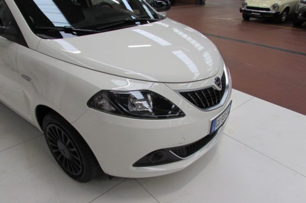 Lancia Ypsilon usata a Milano (16)