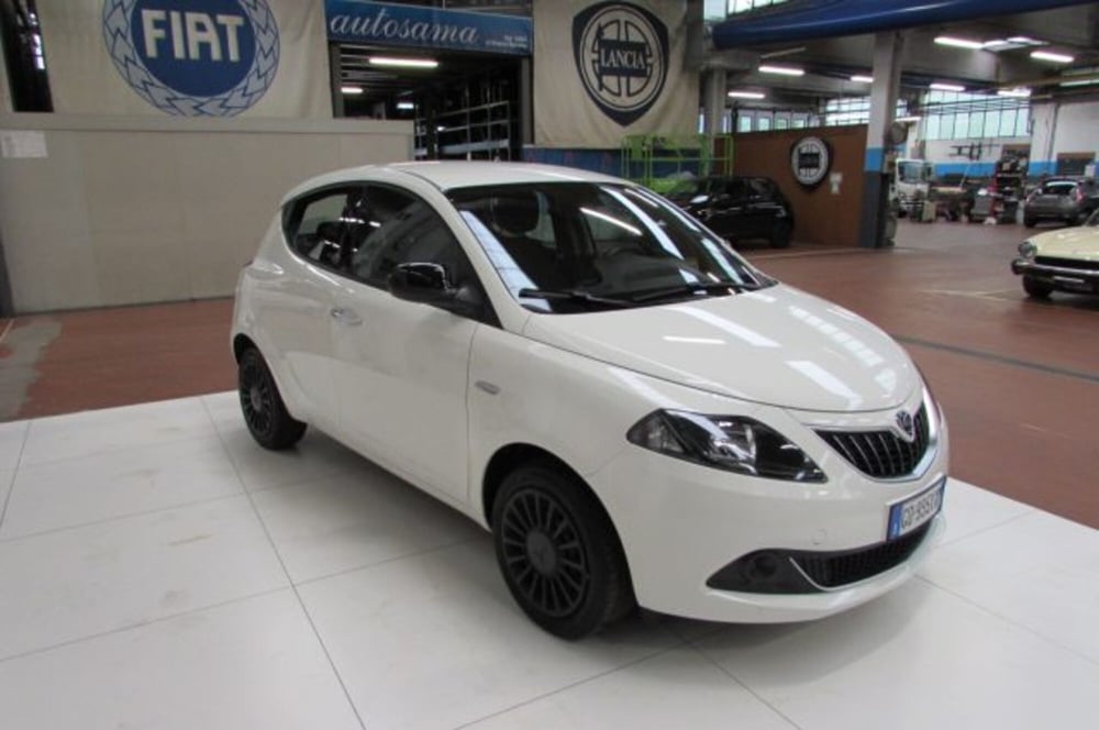 Lancia Ypsilon usata a Milano (2)