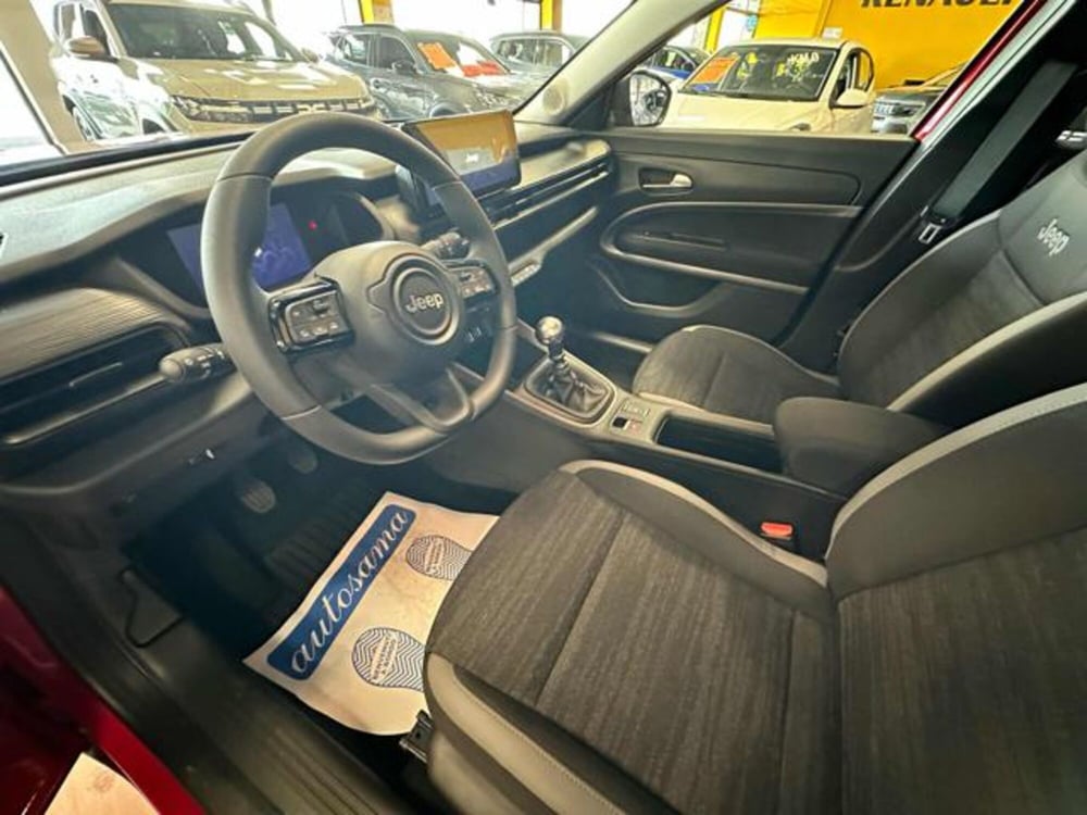 Jeep Avenger nuova a Milano (7)