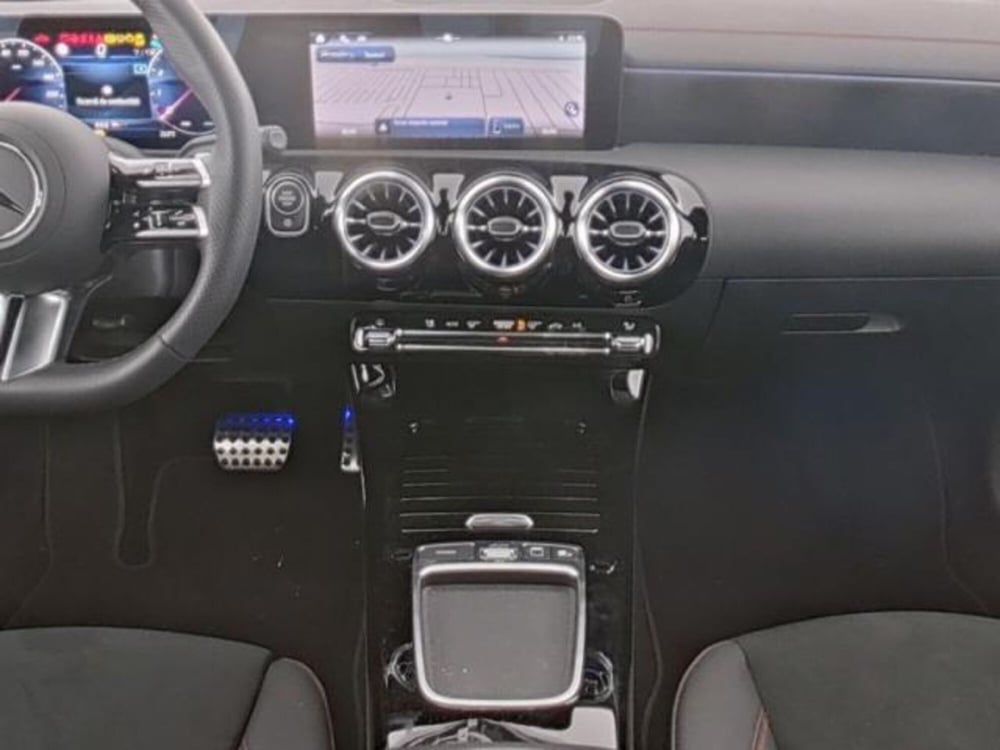 Mercedes-Benz CLA Shooting Brake usata a Milano (4)