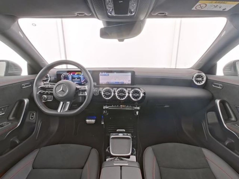 Mercedes-Benz CLA Shooting Brake usata a Milano (6)