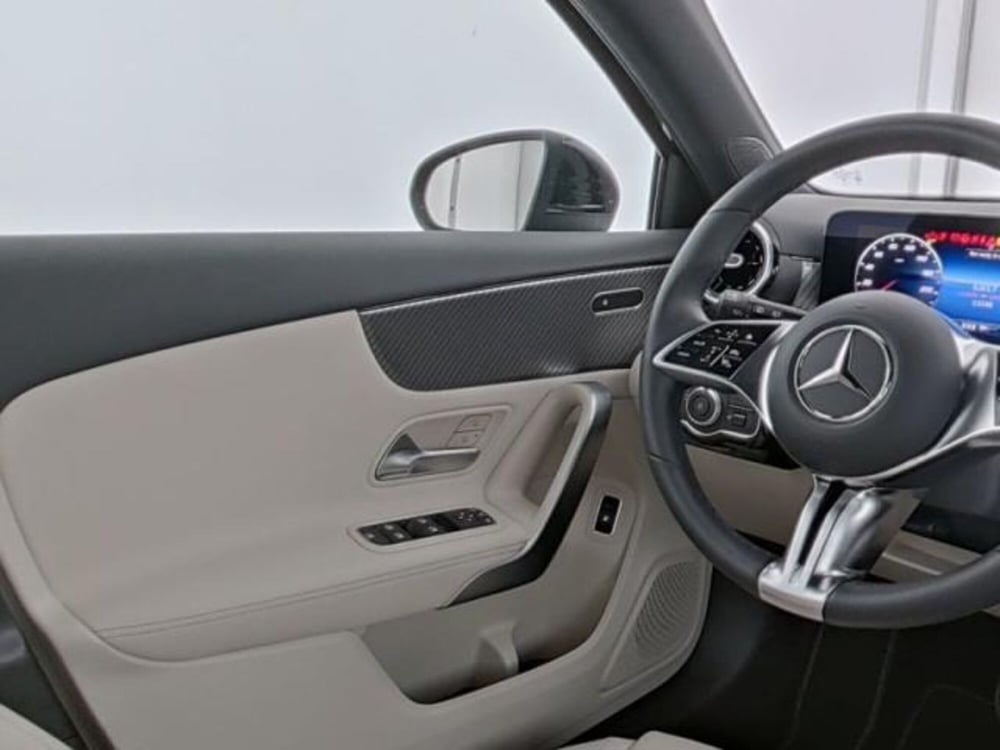 Mercedes-Benz Classe A usata a Milano (9)