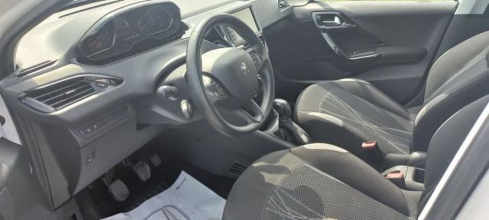 Peugeot 208 usata a Udine (11)