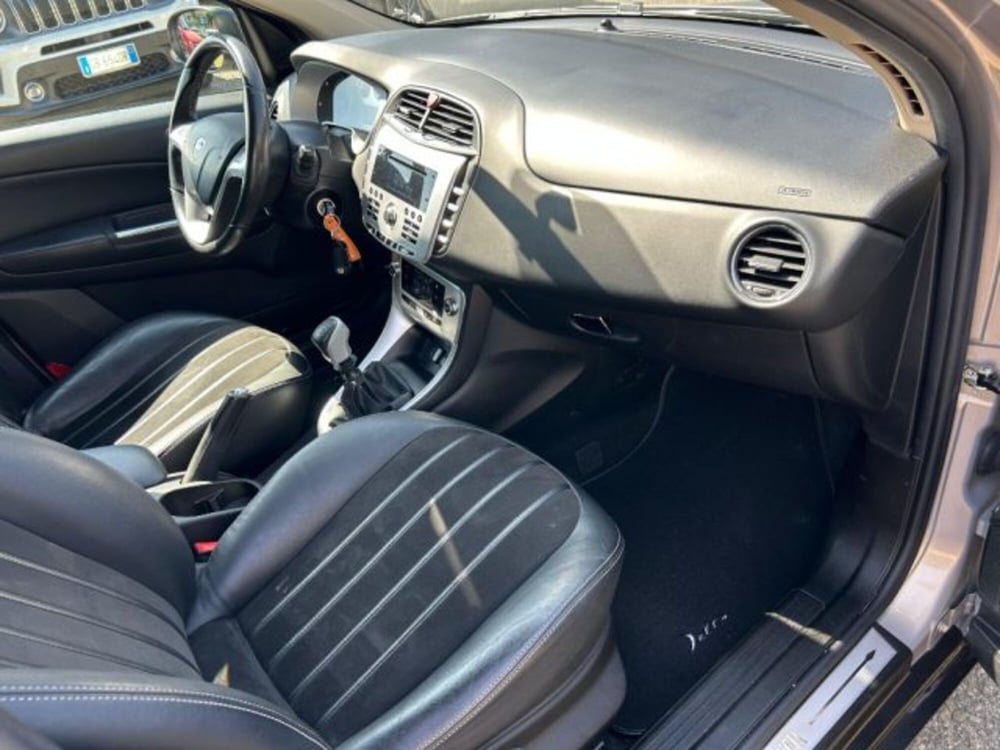 Lancia Delta usata a Bologna (12)