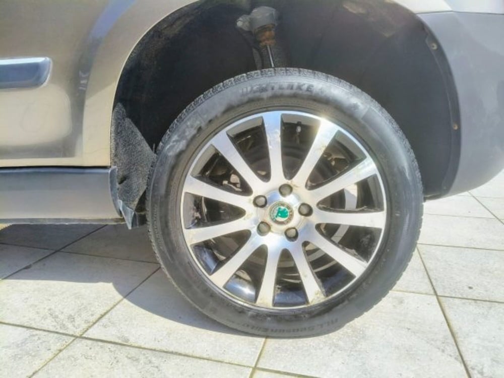Skoda Yeti usata a Firenze (8)