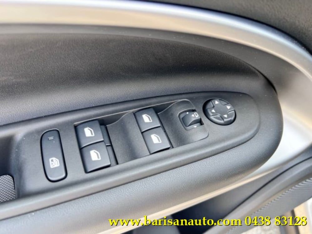 Jeep Avenger nuova a Treviso (10)