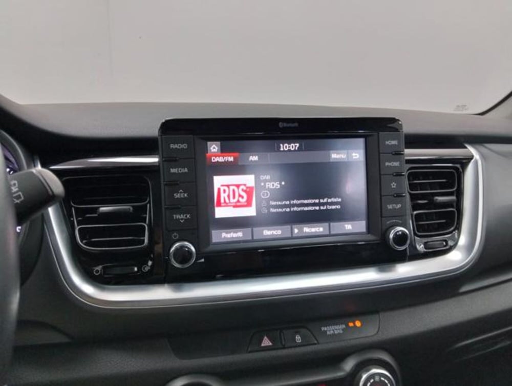 Kia Stonic usata a Como (13)