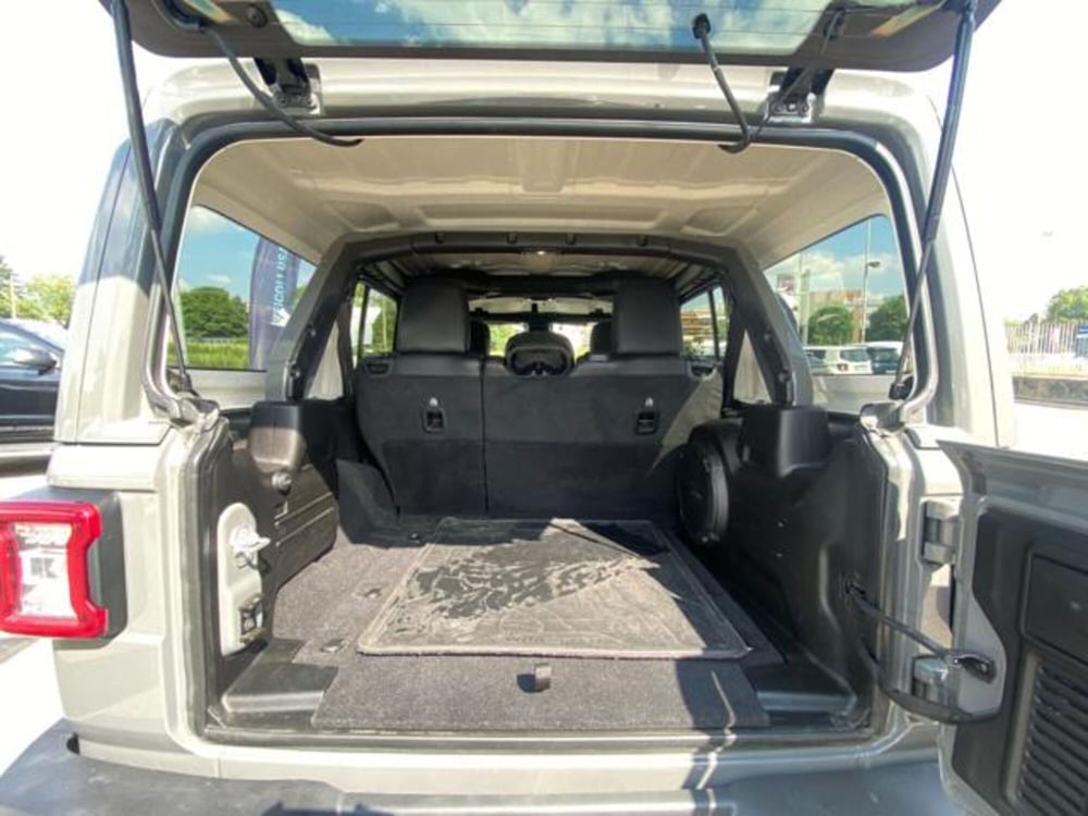 Jeep Wrangler Unlimited usata a Firenze (6)