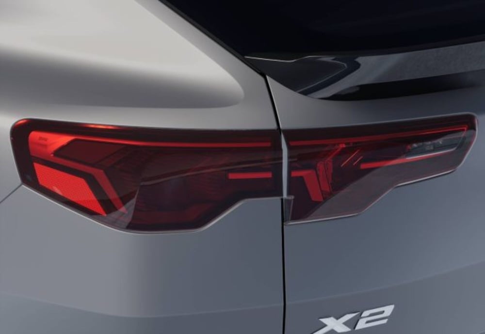 BMW X2 nuova a Modena (9)