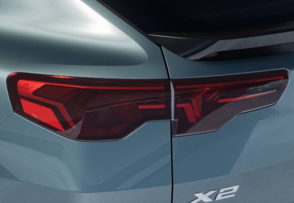 BMW X2 nuova a Modena (9)