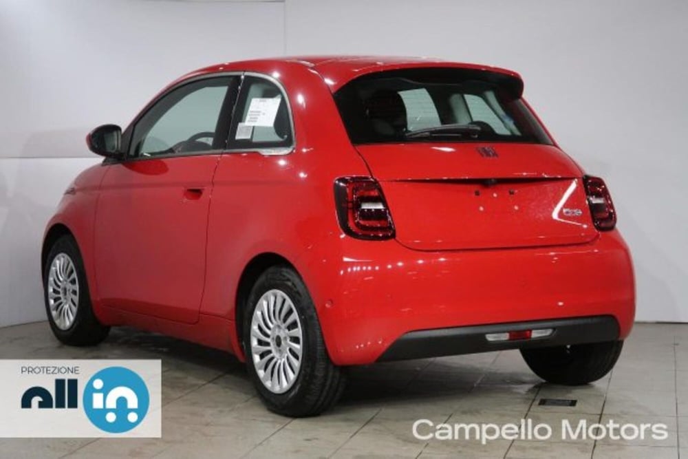 Fiat 500e nuova a Venezia (3)
