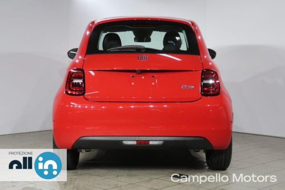 Fiat 500e nuova a Venezia (4)