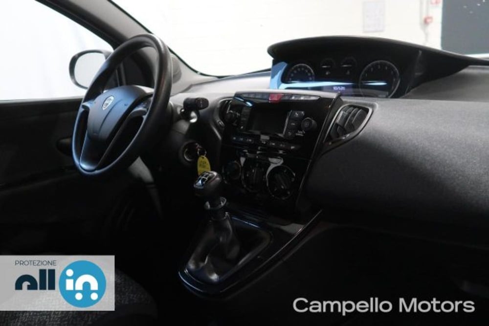 Lancia Ypsilon usata a Venezia (14)