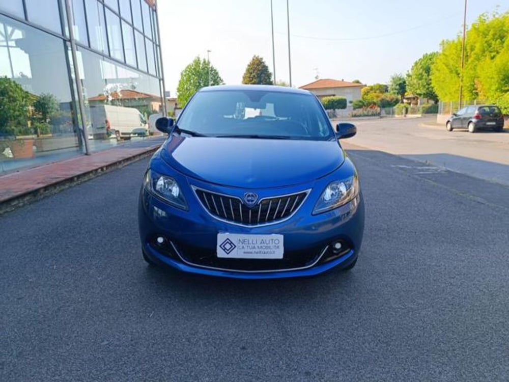 Lancia Ypsilon usata a Pisa (10)
