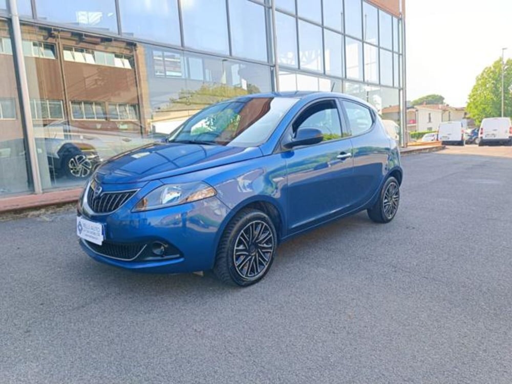 Lancia Ypsilon usata a Pisa (13)