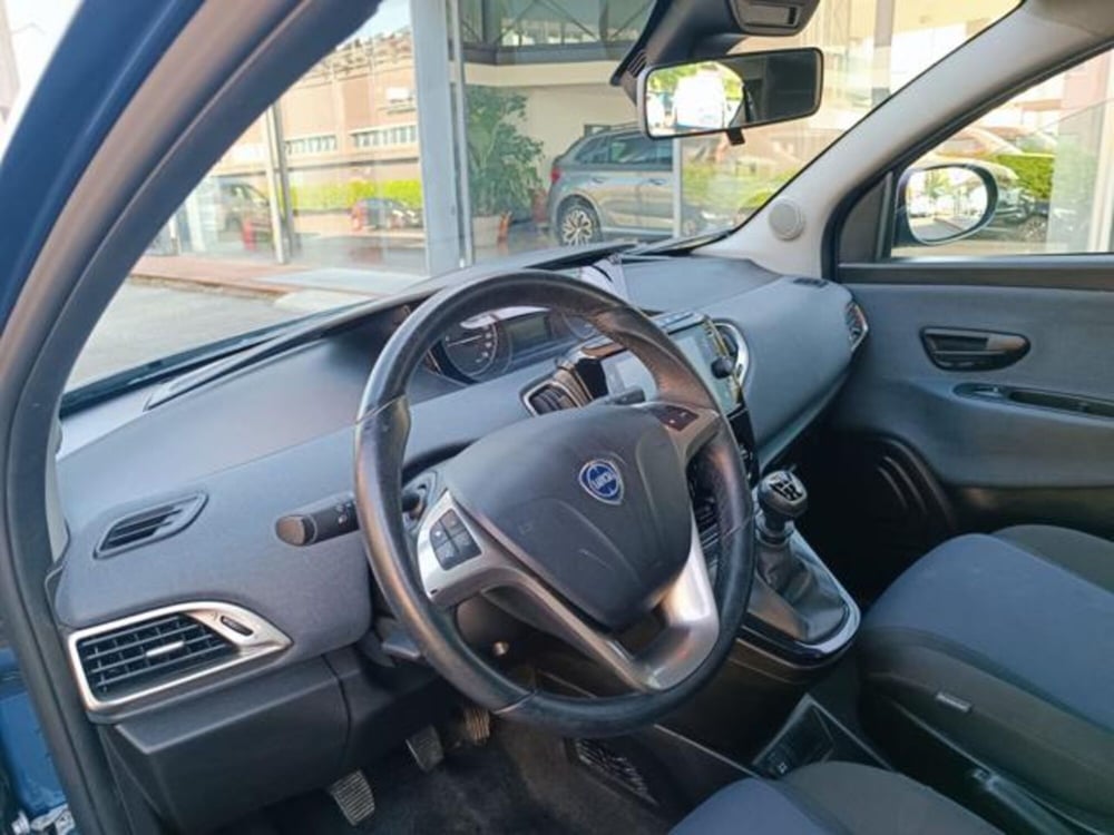 Lancia Ypsilon usata a Pisa (17)