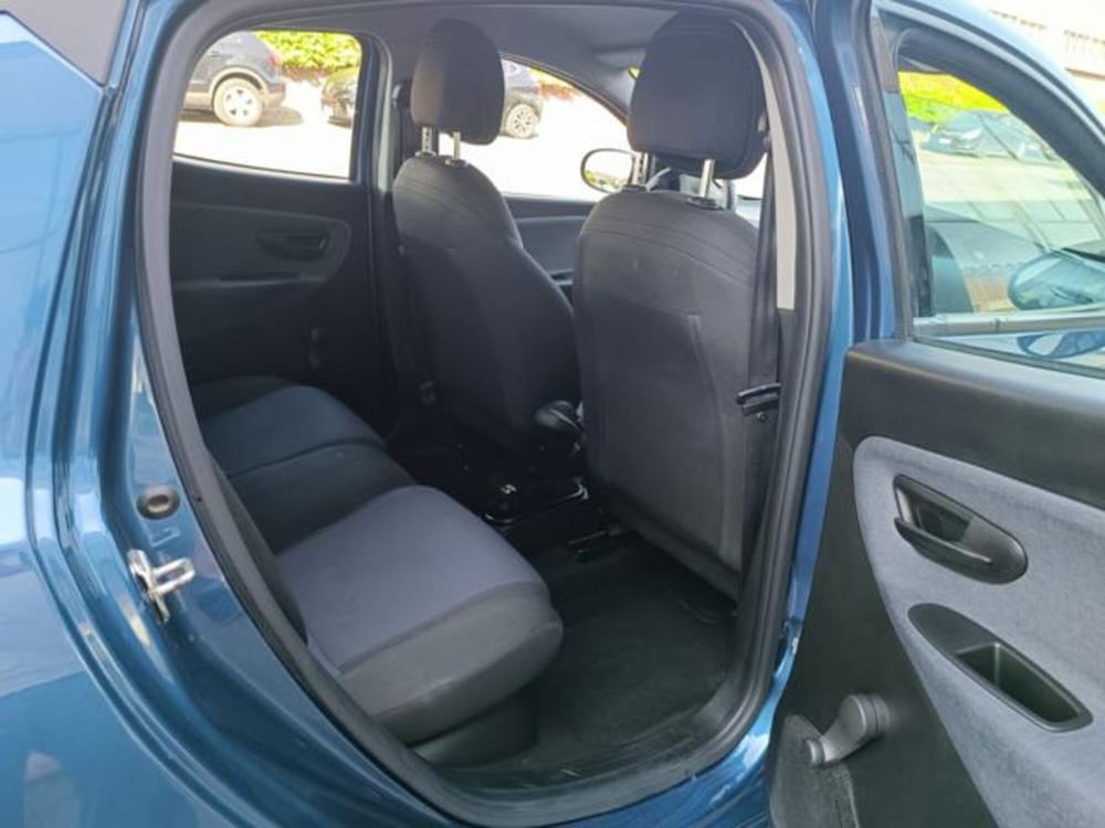 Lancia Ypsilon usata a Pisa (18)