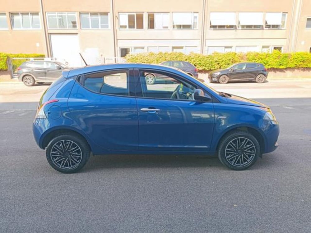 Lancia Ypsilon usata a Pisa (2)