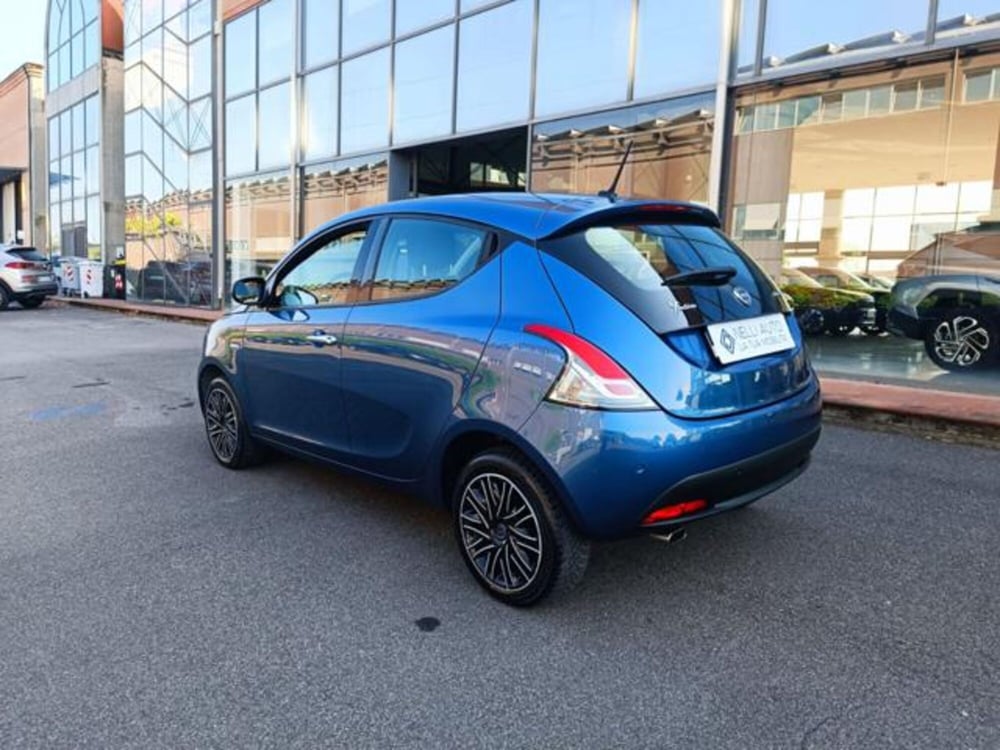 Lancia Ypsilon usata a Pisa (6)