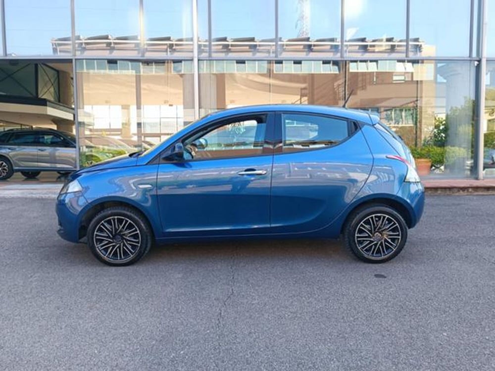 Lancia Ypsilon usata a Pisa (7)
