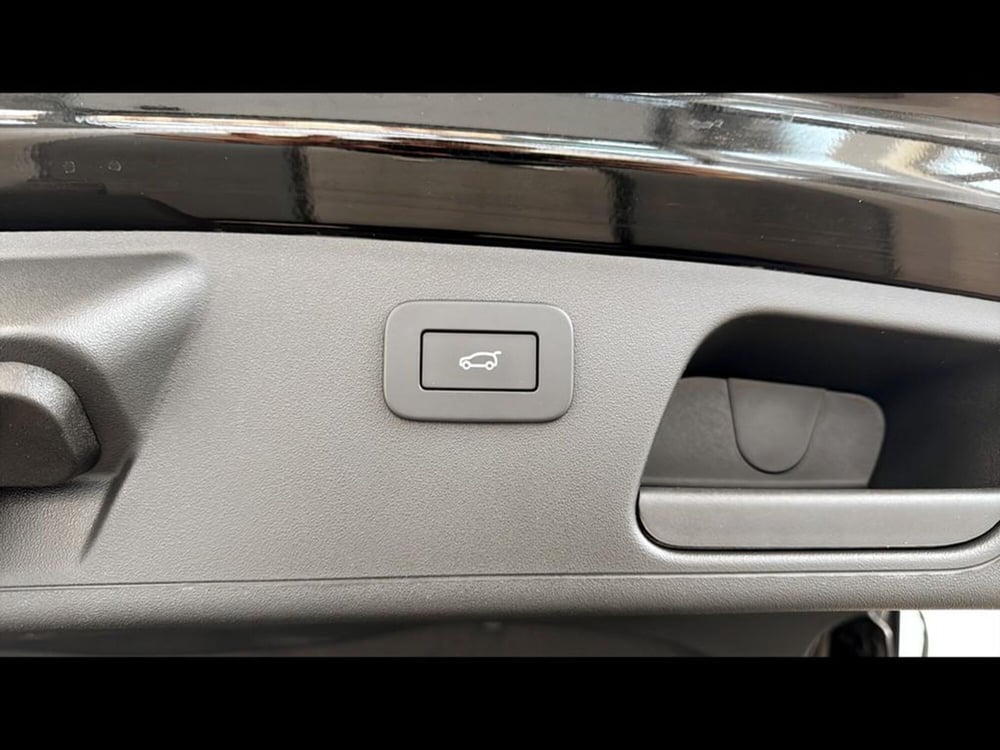 Jaguar E-Pace usata a Varese (14)