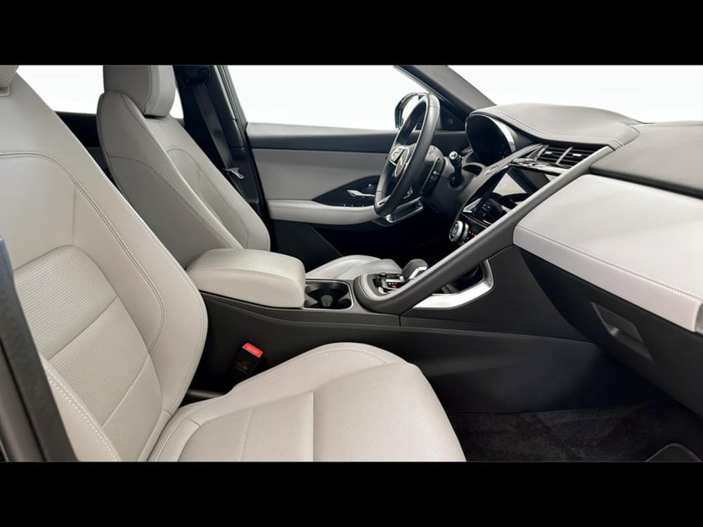 Jaguar E-Pace usata a Varese (3)
