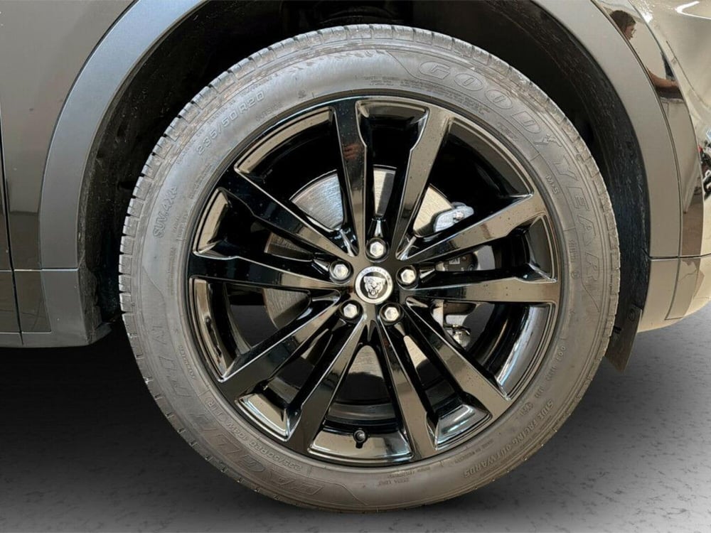 Jaguar E-Pace usata a Varese (9)