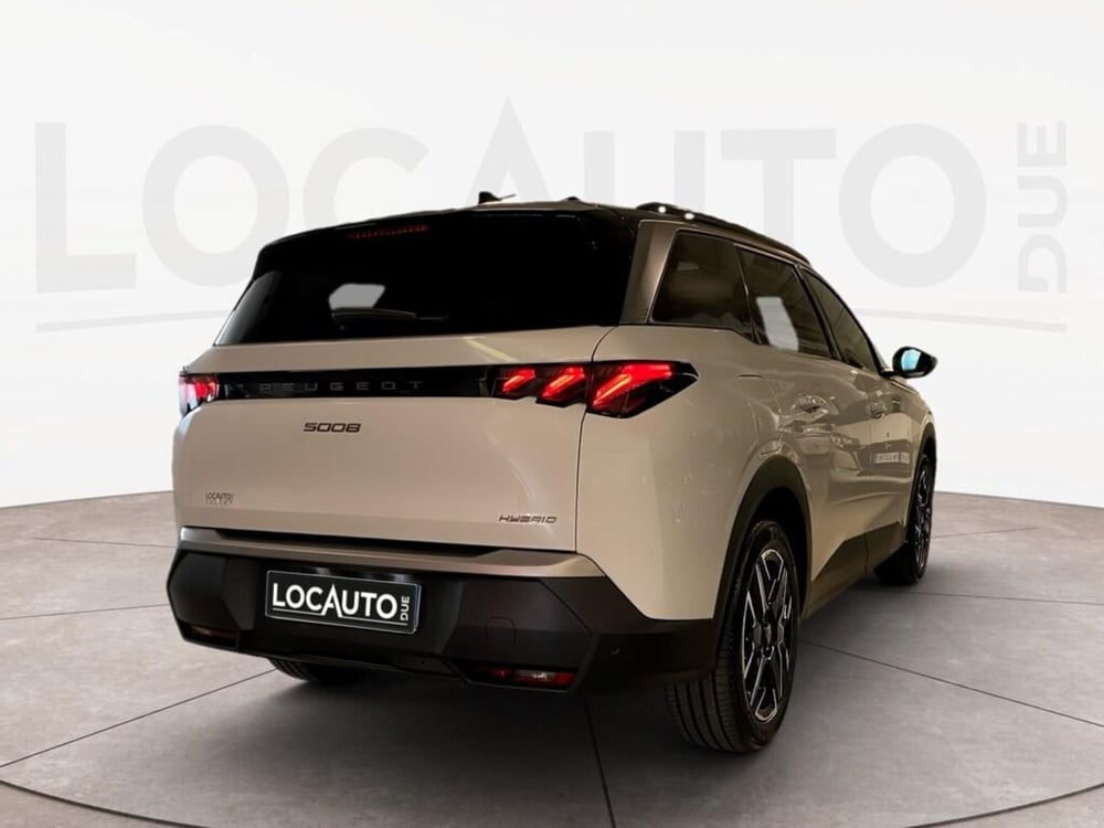 Peugeot 5008 nuova a Torino (4)