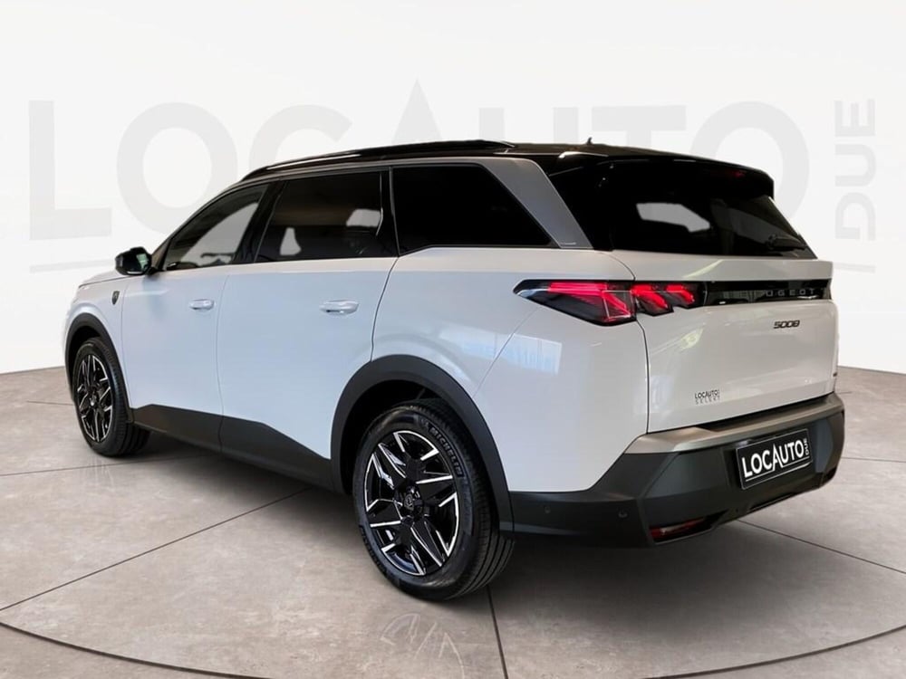 Peugeot 5008 nuova a Torino (5)