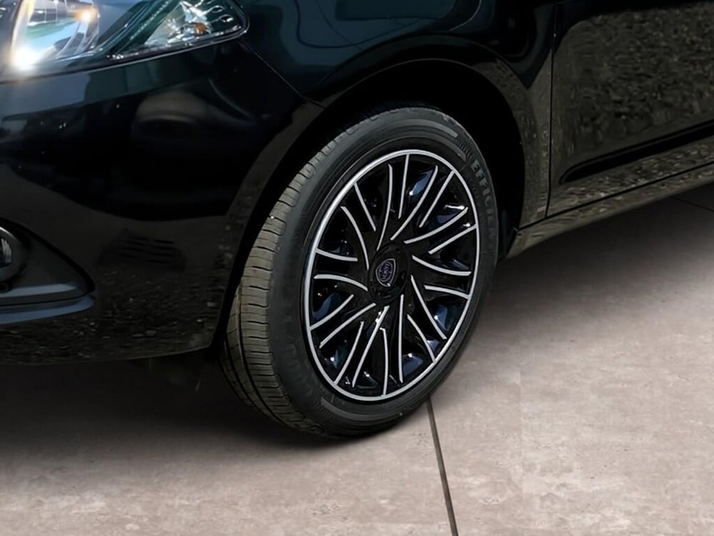 Lancia Ypsilon usata a Torino (15)