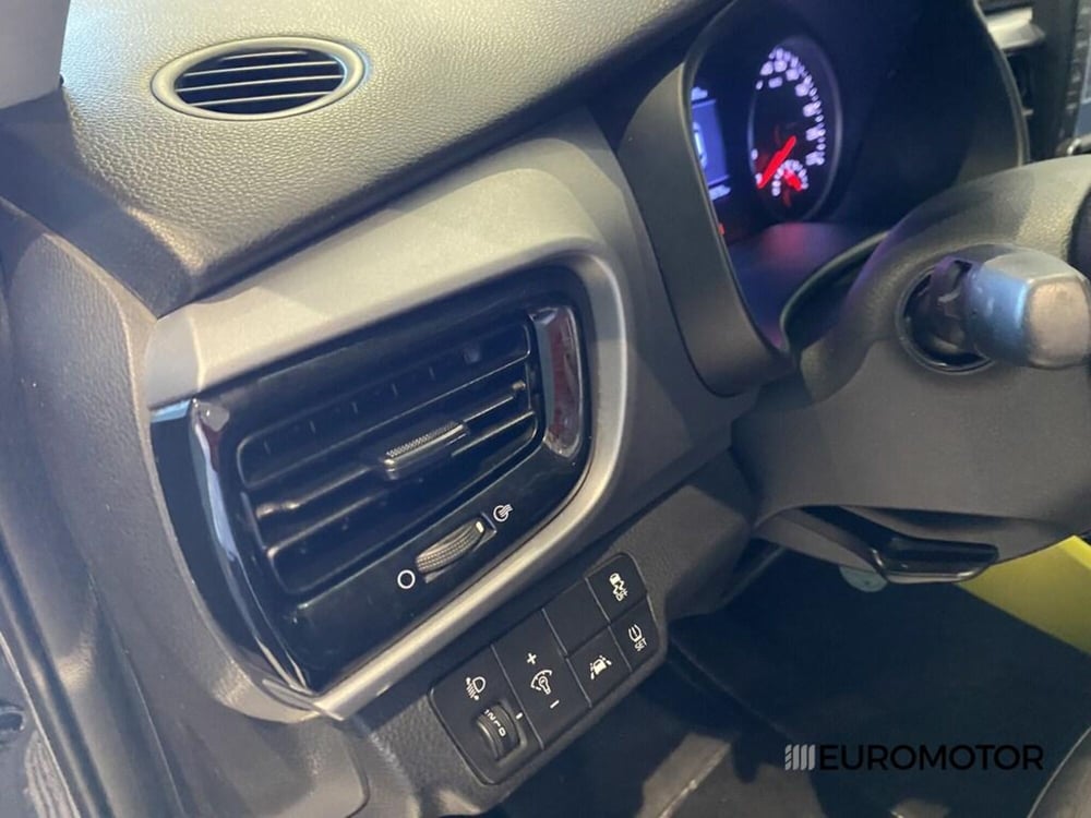 Kia Stonic usata a Bari (12)