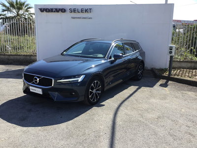 Volvo V60 B4 Geartronic Momentum Business Pro del 2022 usata a Napoli