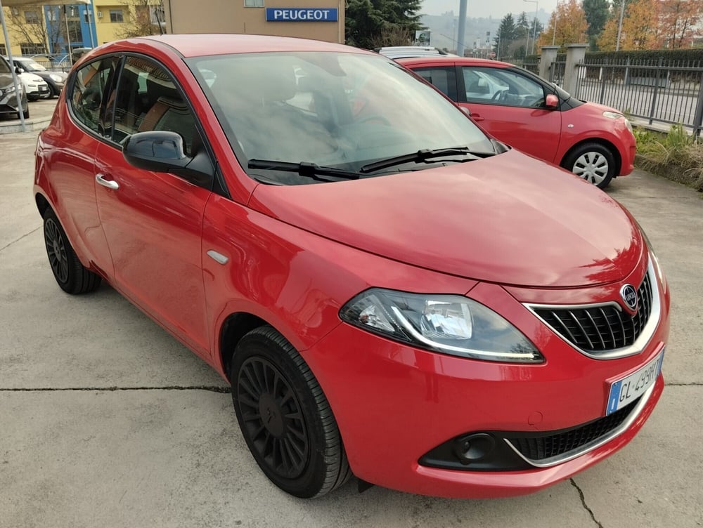 Lancia Ypsilon usata a Asti (2)