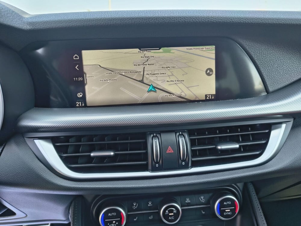 Alfa Romeo Stelvio usata a Firenze (17)