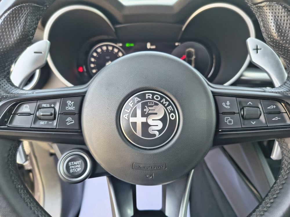 Alfa Romeo Stelvio usata a Firenze (19)