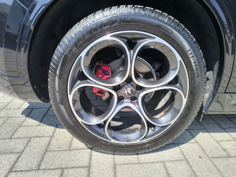 Alfa Romeo Stelvio usata a Firenze (4)