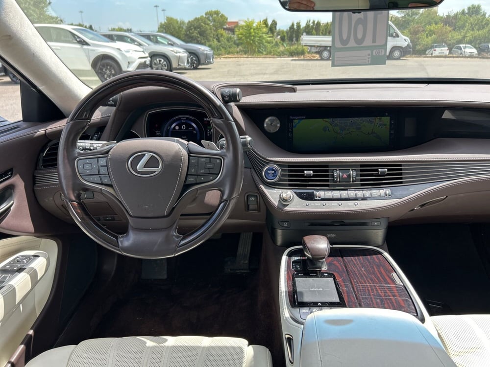 Lexus LS usata a Piacenza (12)
