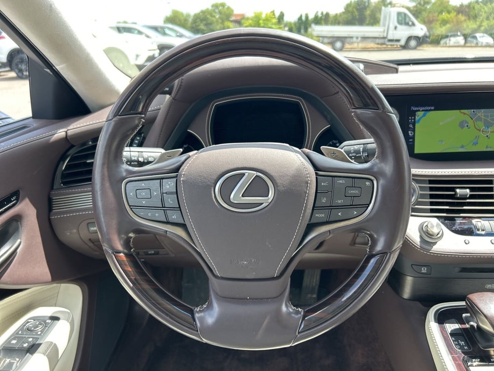 Lexus LS usata a Piacenza (13)