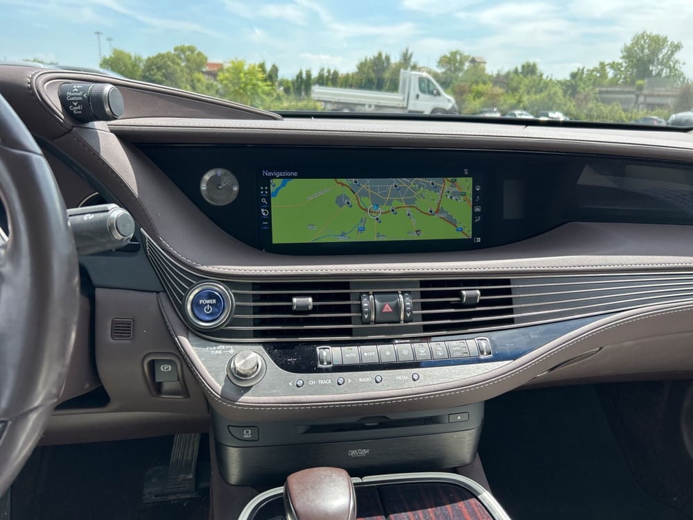 Lexus LS usata a Piacenza (14)