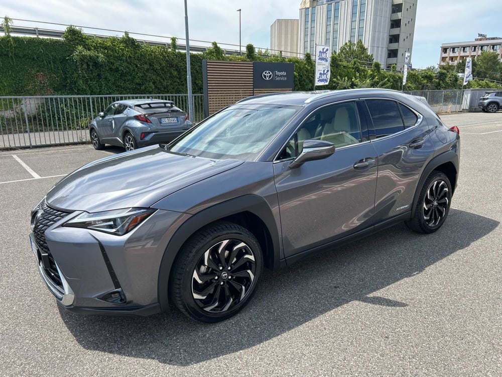 Lexus UX usata a Piacenza