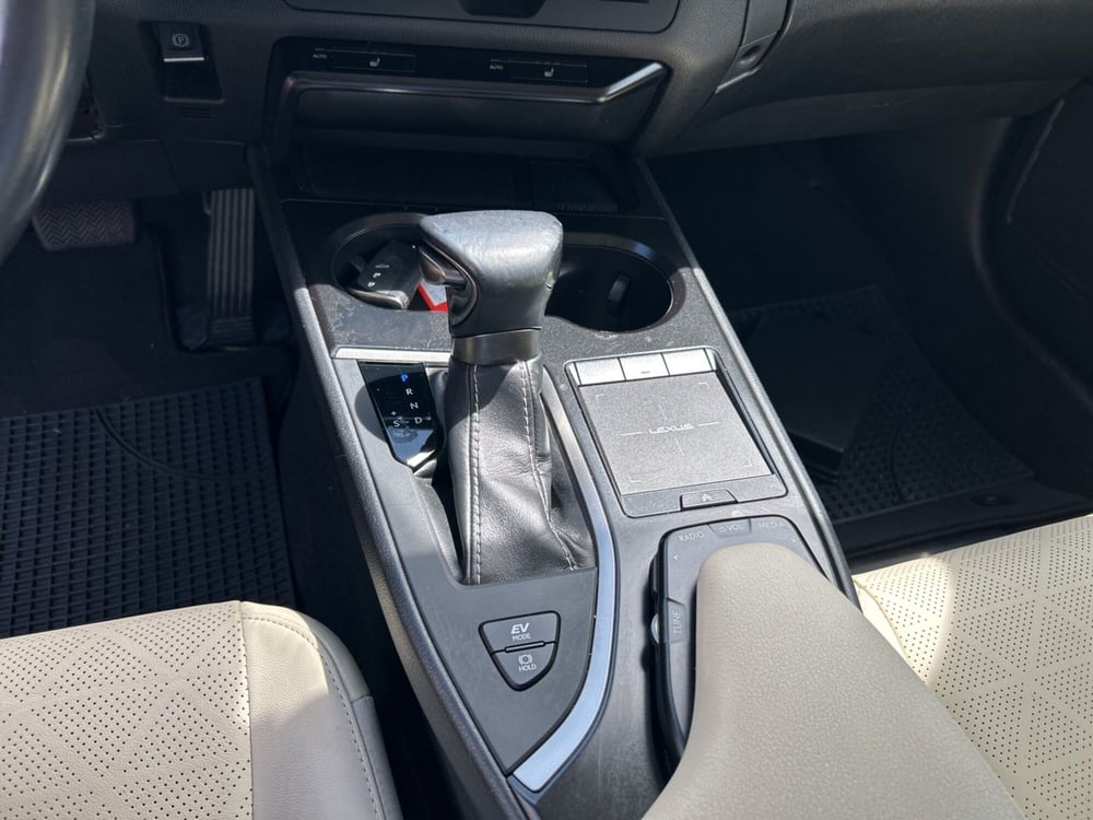 Lexus UX usata a Piacenza (14)
